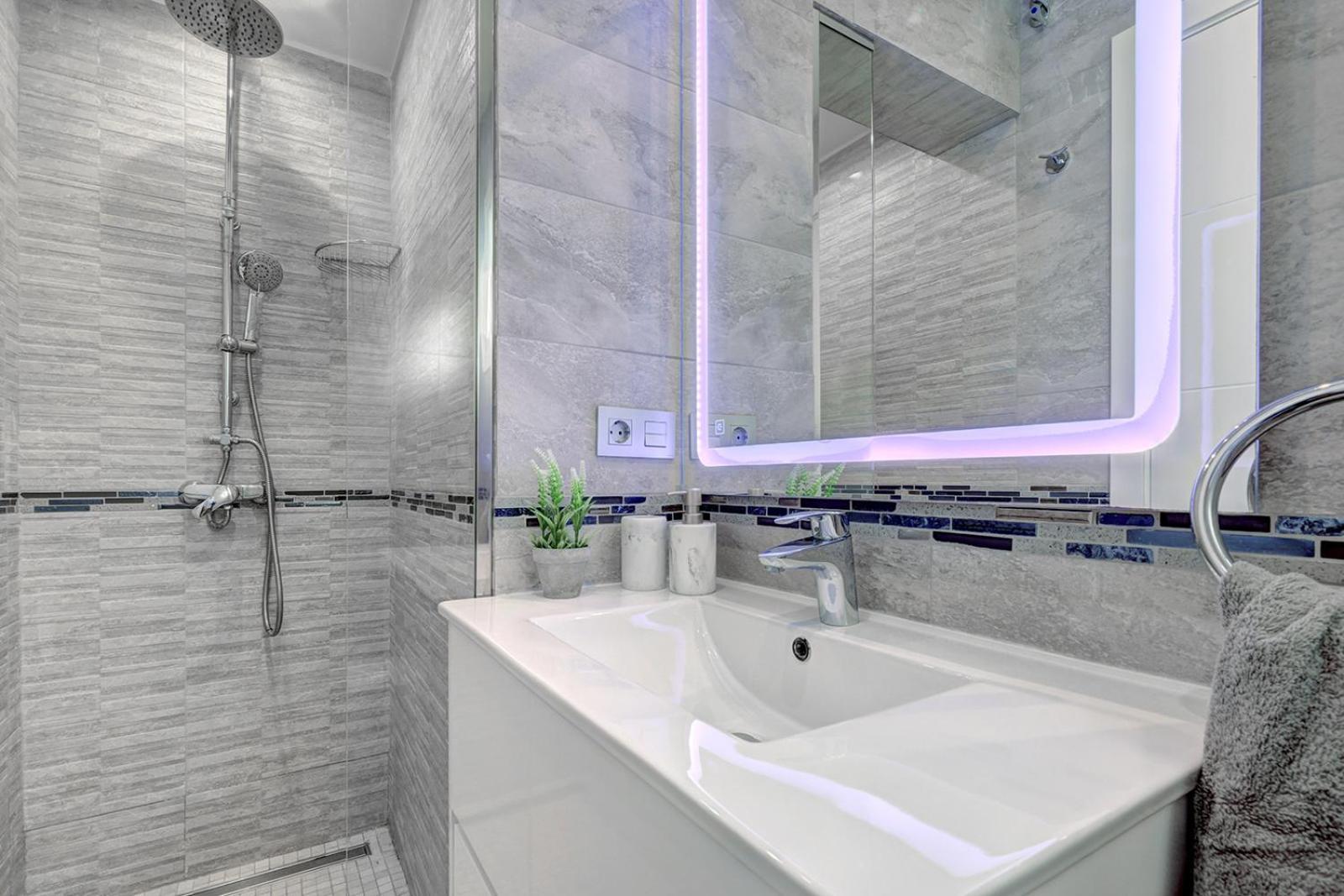 New Luxury Tuulia With Private Pool And Parking * Fuengirola